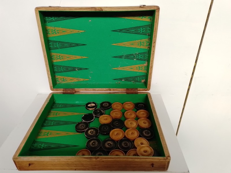 Backgammon Spel met houten Schijven